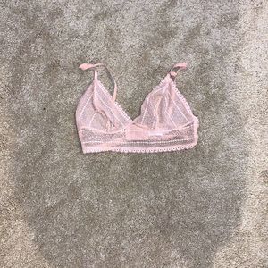 DKNY Women’s Cut-Out Lace Bralette, Wirefree Size Medium